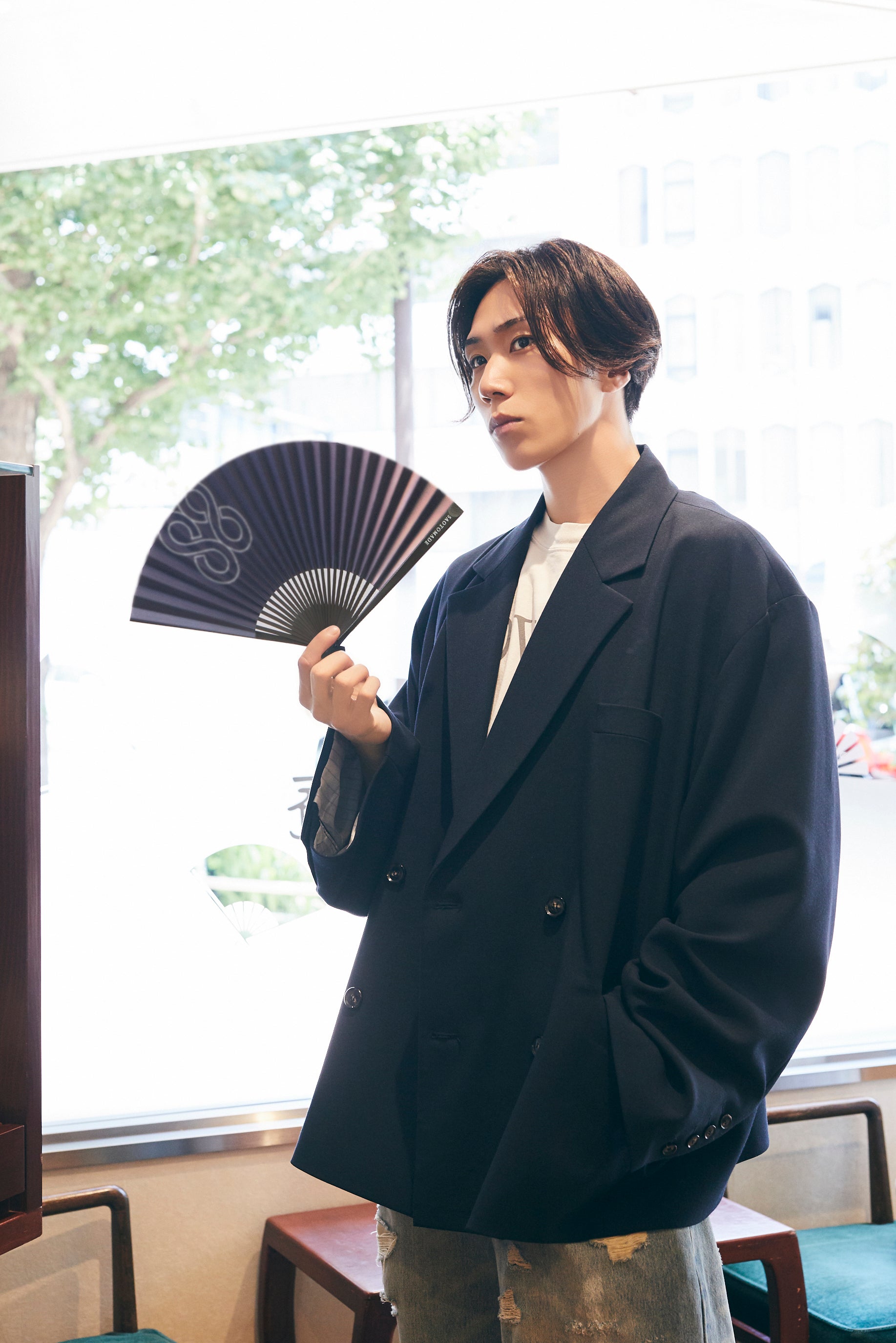 【非売品】レイデオロ　東京優駿　優勝記念　扇子 Amazon.co.jp: レイデオロ 日本ダービー 東京優駿 優勝記念 扇子